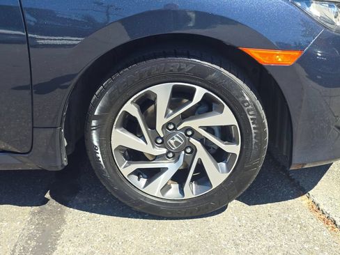 Used 2017 Honda Civic EX image 9