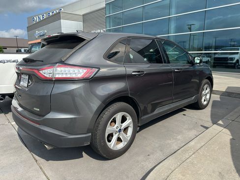 Used 2018 Ford Edge SE FWD image 3