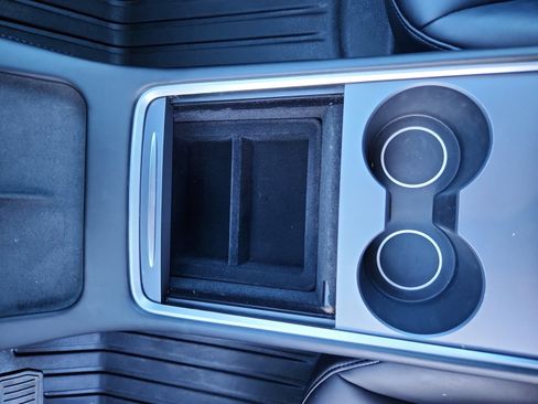 Used 2023 Tesla Model Y Long Range image 15