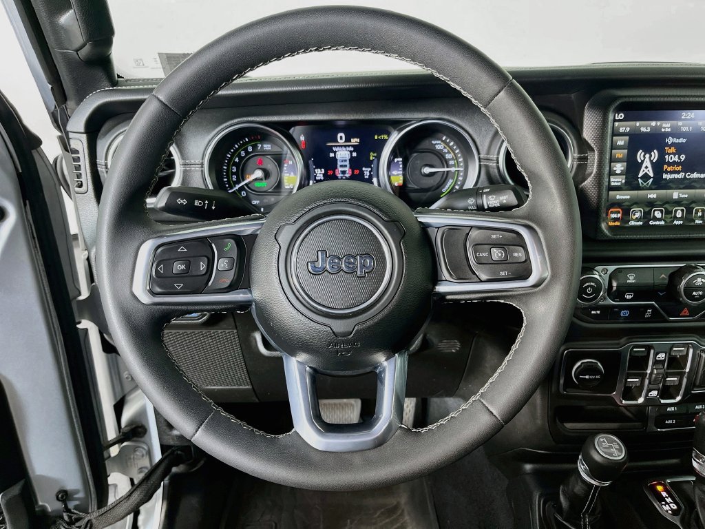 Used 2023 Jeep Wrangler Unlimited Sahara AWD/4WD image 13