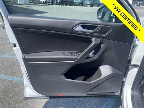 Used 2021 Volkswagen Tiguan SE AWD/4WD image 16
