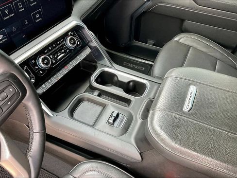Used 2024 GMC Sierra 2500 Denali w/ Denali Reserve Package AWD/4WD image 15