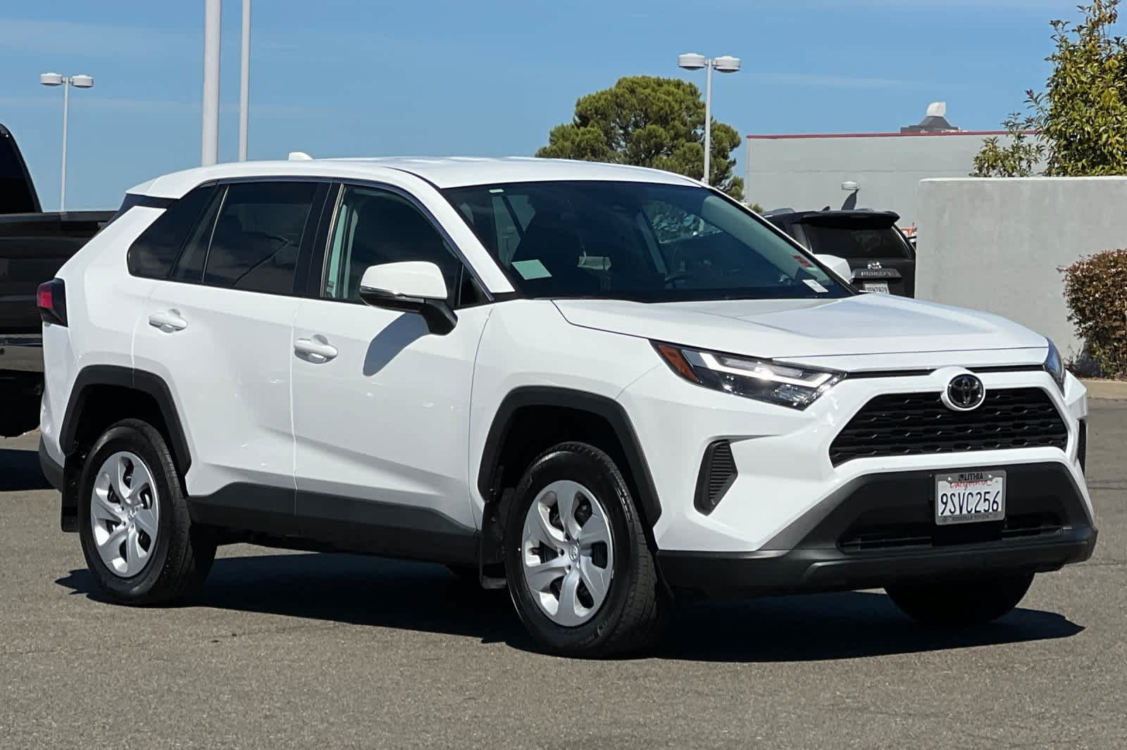 Certified 2025 Toyota RAV4 LE AWD/4WD image 5