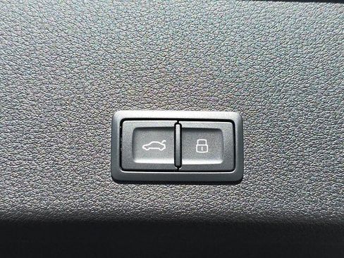 Certified 2024 Audi Q8 e-tron Premium image 17