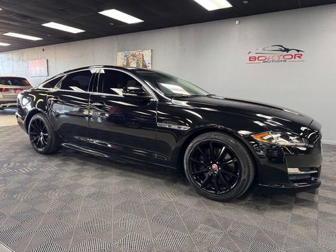 Used 2016 Jaguar XJ R-Sport image 2