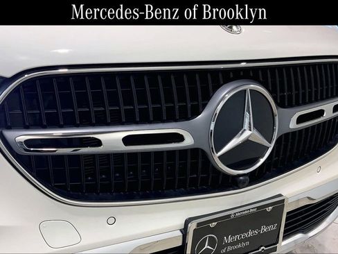 Used 2025 Mercedes-Benz GLC 300 4MATIC image 29