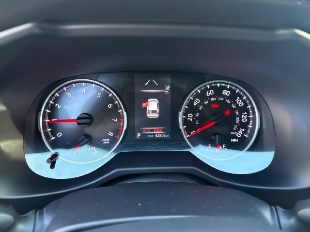 Used 2021 Toyota RAV4 LE FWD image 19