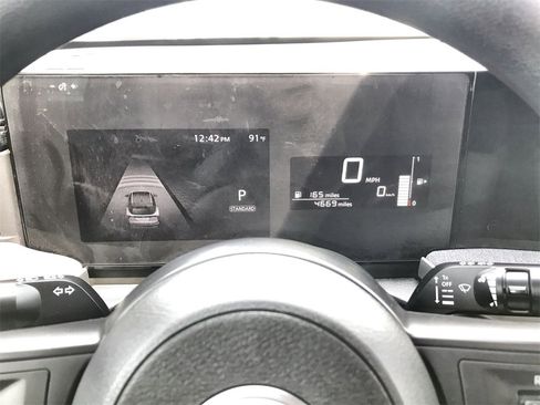 Certified 2025 Nissan Kicks SV image 15