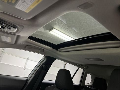 Used 2023 Toyota Corolla Cross LE image 18