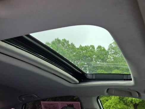 Used 2025 Honda Accord SE image 19