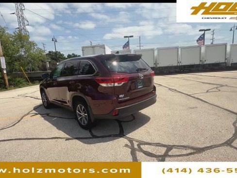 Used 2019 Toyota Highlander XLE AWD/4WD image 6