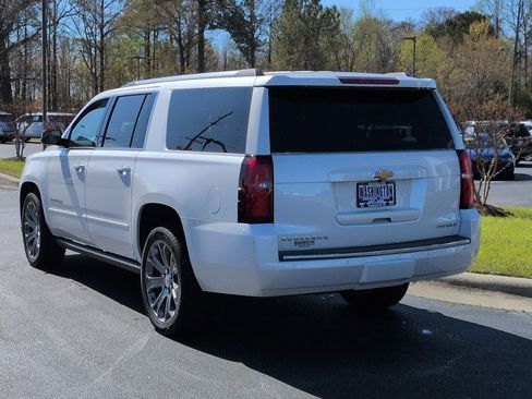 Used 2020 Chevrolet Suburban Premier w/ Premier 6.2L Value Package image 7