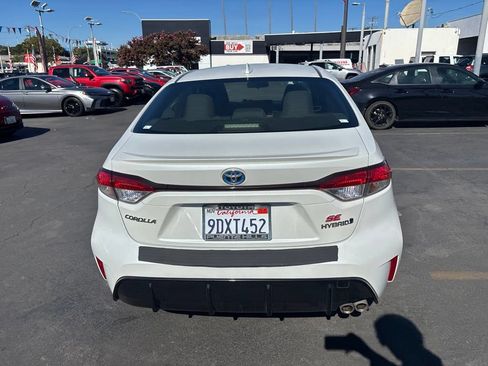 Used 2023 Toyota Corolla SE w/ SE Package FWD image 6