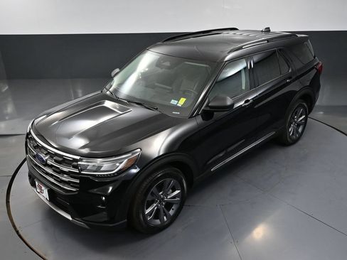 Used 2025 Ford Explorer Active w/ Active Comfort Package AWD/4WD image 63