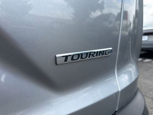 Used 2019 Honda CR-V Touring image 4