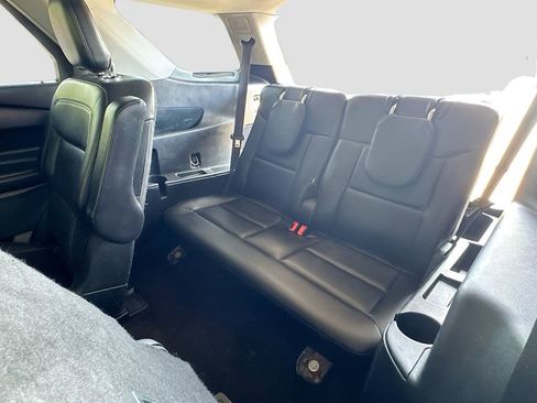Used 2021 Ford Explorer Limited w/ Equipment Group 301A AWD/4WD image 31