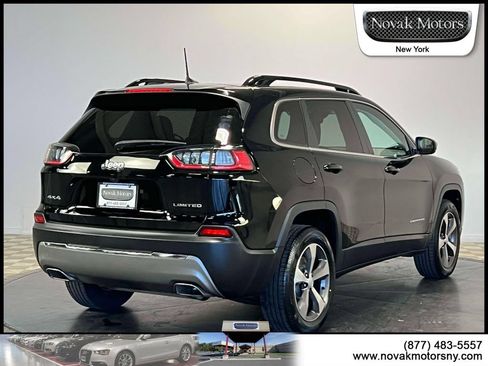 Used 2022 Jeep Cherokee Limited w/ Mopar Interior Package AWD/4WD image 8