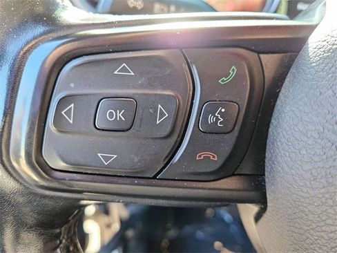 Used 2021 Jeep Gladiator Willys image 18