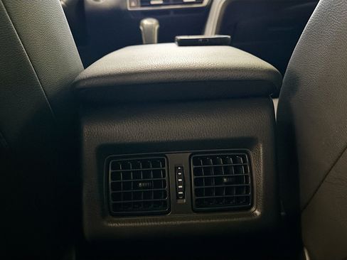 Used 2025 Toyota Camry SE FWD image 27