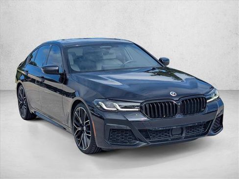 Certified 2023 BMW M550i xDrive AWD/4WD image 3