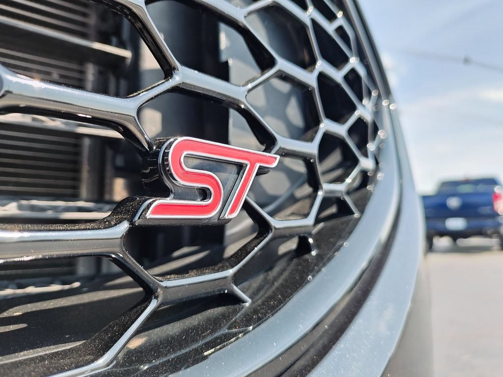 Used 2020 Ford Edge ST w/ Cold Weather Package AWD/4WD image 27