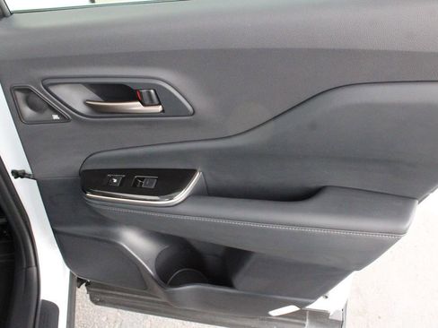 Certified 2025 Toyota Crown Platinum image 57