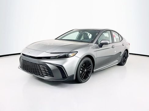 New 2026 Toyota Camry SE FWD image 3