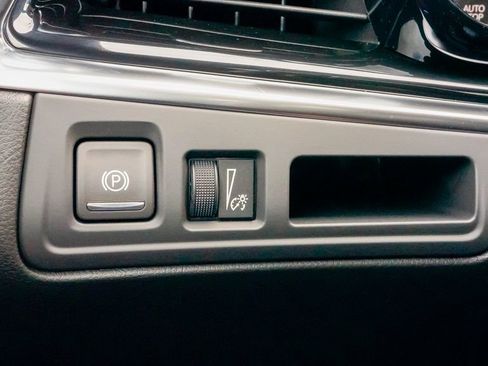 Certified 2025 Cadillac XT6 Luxury image 26