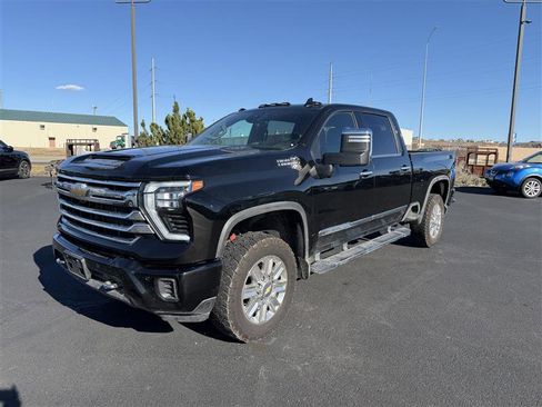 Used 2024 Chevrolet Silverado 3500 High Country w/ High Country Premium Package image 4
