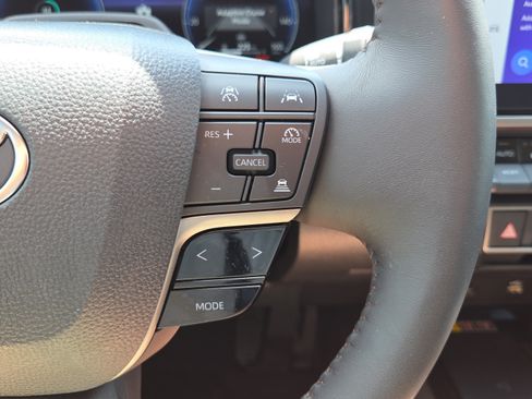 Used 2025 Toyota Camry XLE w/ Premium Plus Package FWD image 31
