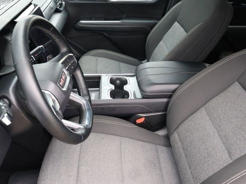 Used 2025 GMC Acadia Elevation FWD image 15
