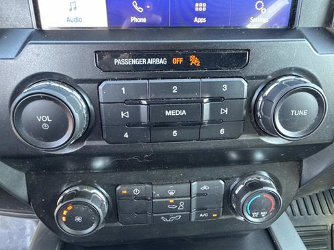 Used 2020 Ford F150 XLT image 21