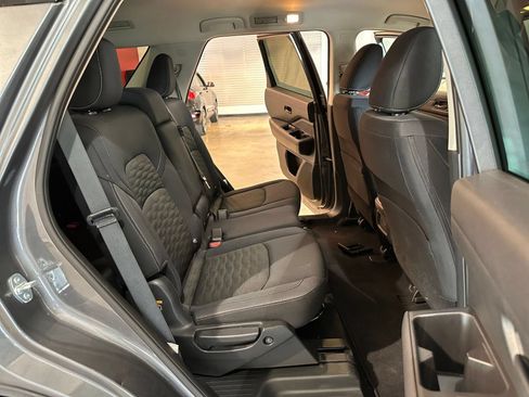 Used 2025 Nissan Pathfinder SV AWD/4WD image 39