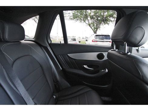 Used 2022 Mercedes-Benz GLC 300 image 12