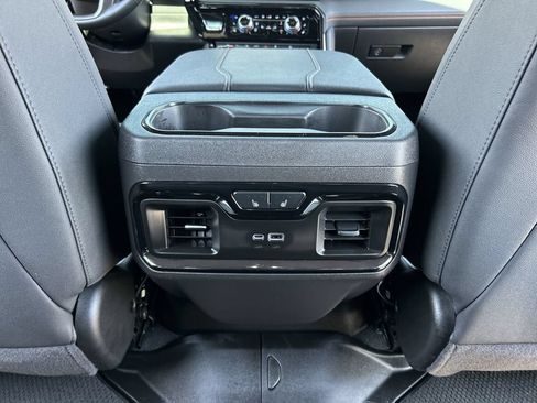 Used 2025 GMC Sierra 1500 AT4 w/ AT4 Premium Package AWD/4WD image 21