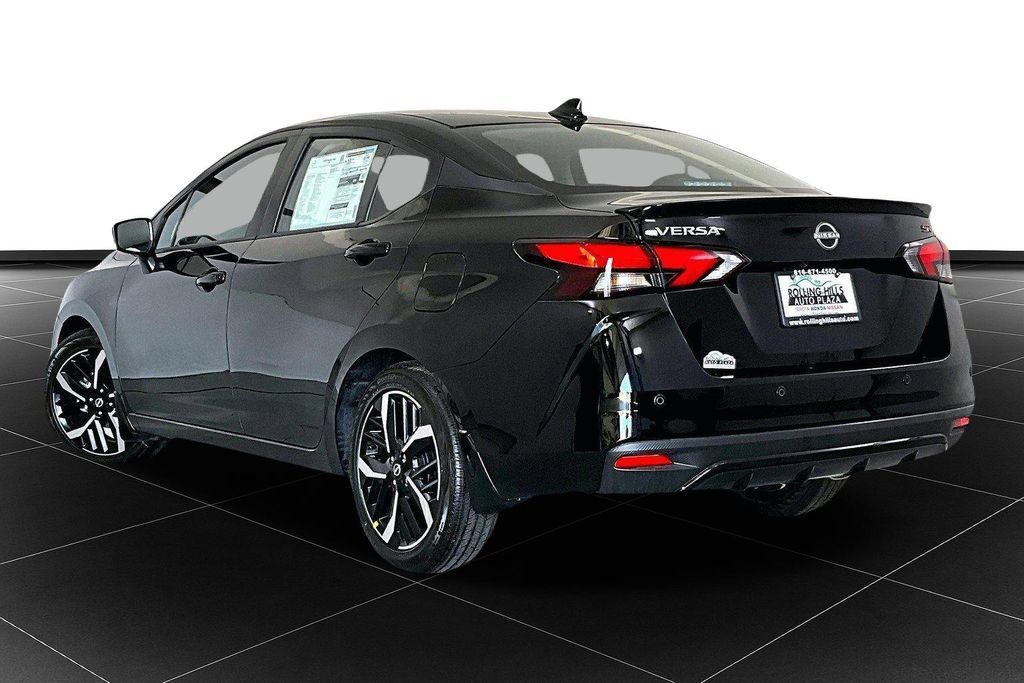 New 2025 Nissan Versa SR w/ Trunk Package FWD image 3