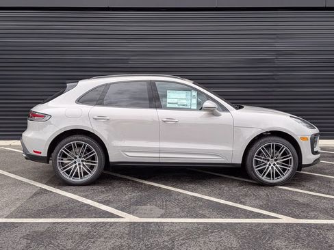 Certified 2026 Porsche Macan AWD/4WD image 8