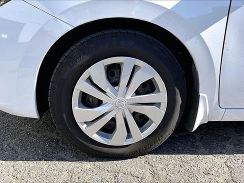 Used 2021 Nissan Versa S FWD image 8