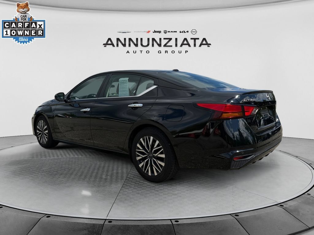 Certified 2024 Nissan Altima 2.5 SV FWD image 3