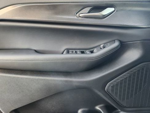 New 2025 Jeep Grand Cherokee L Altitude RWD image 16