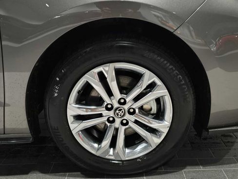 Used 2022 Toyota Sienna XSE w/ XSE Plus Package image 11