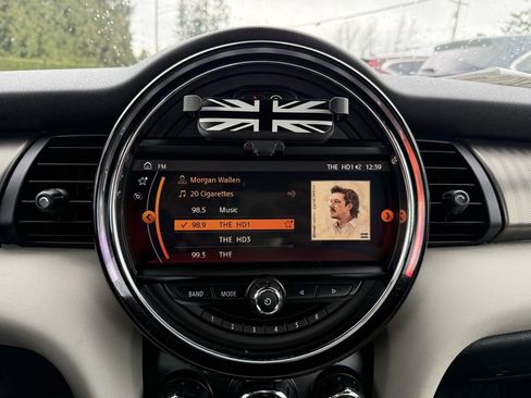 Used 2020 MINI Cooper S w/ Signature Upholstery Package image 20