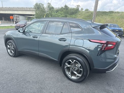Used 2025 Chevrolet Trax LT w/ Driver Confidence Package FWD image 6
