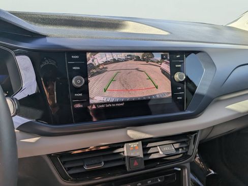 Certified 2023 Volkswagen Taos SE w/ Panoramic Sunroof Package FWD image 21