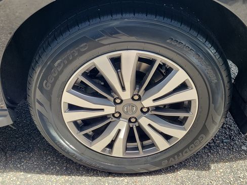 Used 2019 Nissan Pathfinder SV FWD image 8