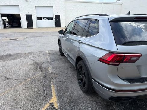 Used 2023 Volkswagen Tiguan SE R-Line AWD/4WD image 5