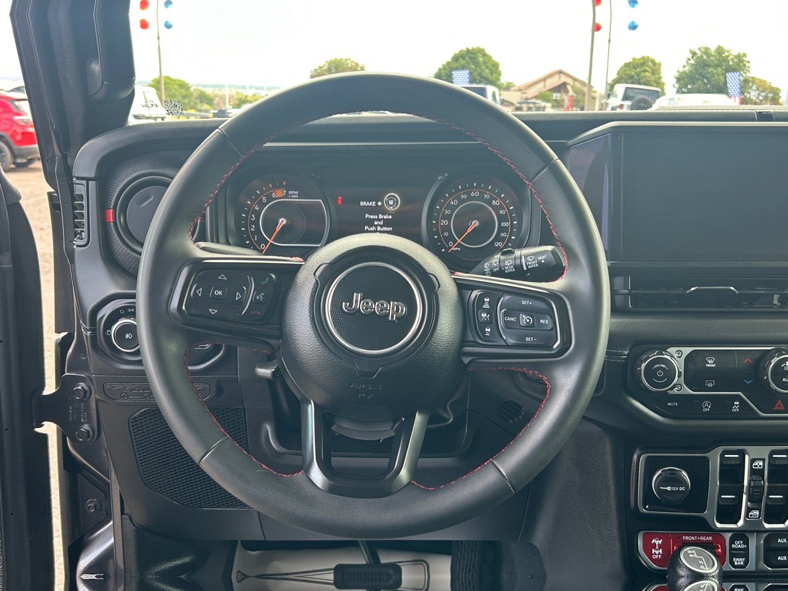 Used 2025 Jeep Wrangler Unlimited Rubicon AWD/4WD image 9