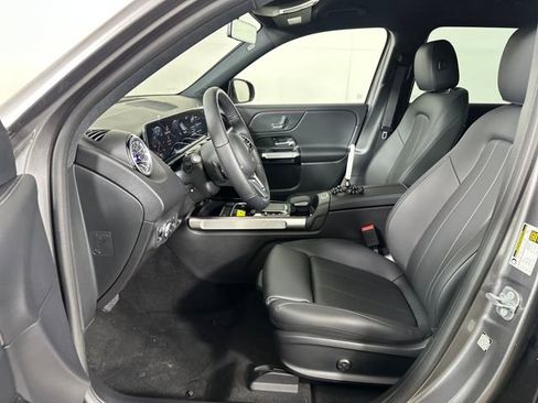 Used 2023 Mercedes-Benz EQB 250+ image 11