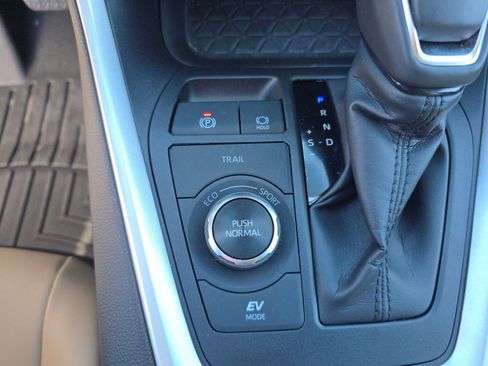 Used 2024 Toyota RAV4 XLE Premium image 26