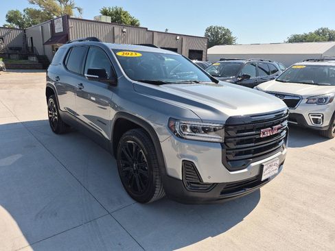 Used 2023 GMC Acadia SLE w/ Driver Convenience Package AWD/4WD image 4